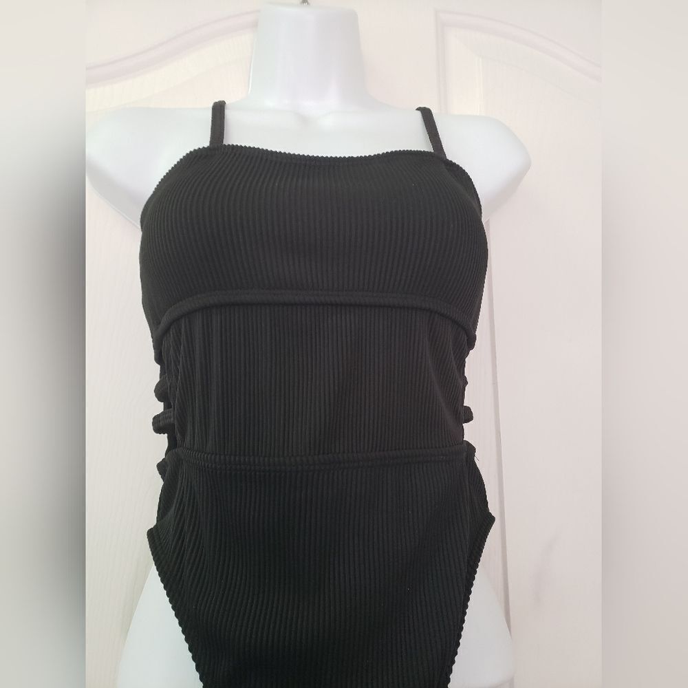 NWT Swimsuit Textured One Piece - Picture 2 of 8